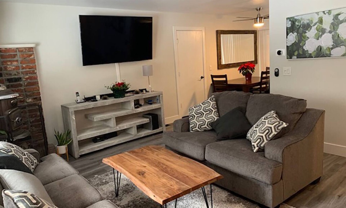 Pioneer Trail House | LAKE TAHOE HAVEN VACATION HOME