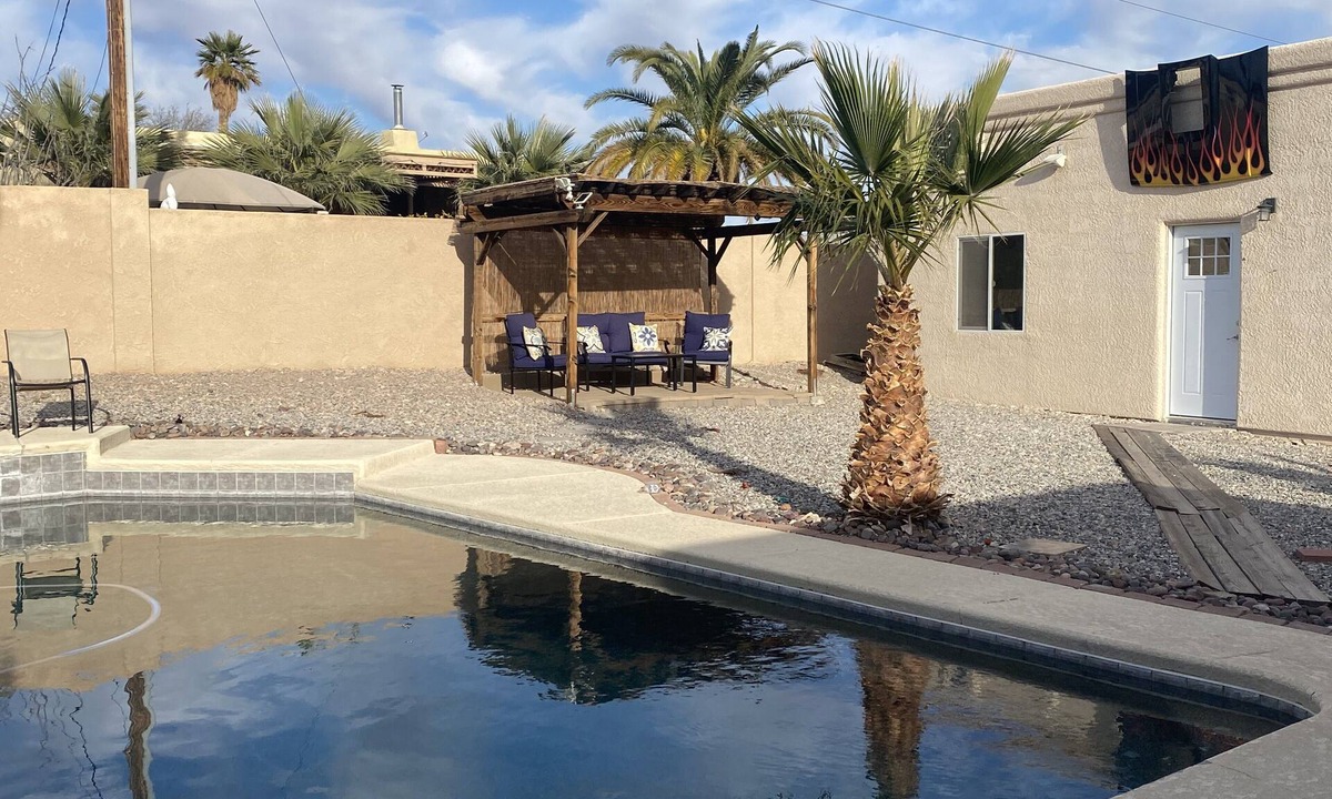 Lake Havasu City House | LAKE VIEW/Pool & Spa. Southside close to downtown & launch ramp. Flat driveway.