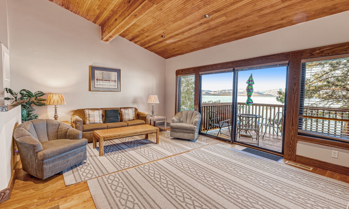 Zephyr Cove Condo | Lakefront getaway with Private beach access & balcony, sleeps 6