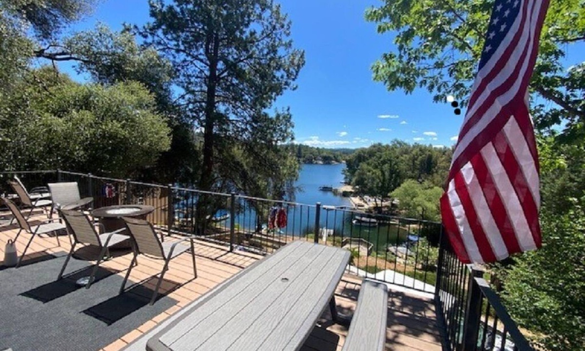 Groveland House | Lakefront modern home with private dock!