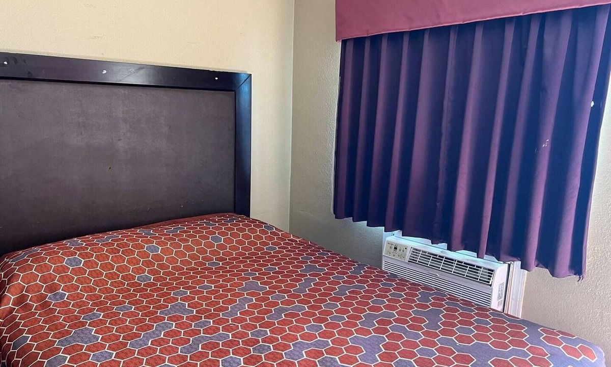 Lancaster Apartment | Lancaster, CA | Queen Bed