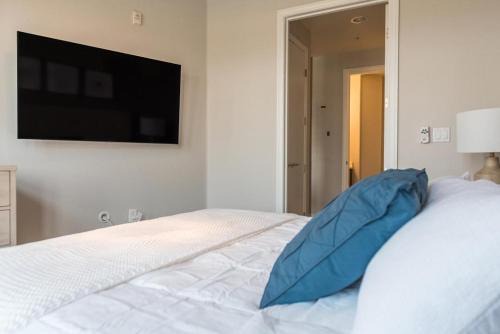 Rhodes Ranch Apartment | Landing Modern Apartment with Amazing Amenities (ID1661)