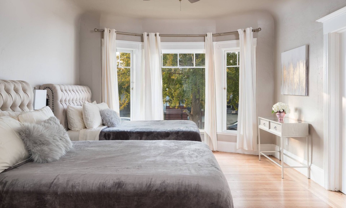 West Oakland House | Large Victorian + Off-street gated parking + Minutes to SF!