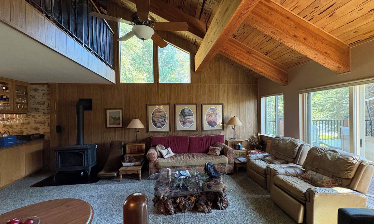 Pinecrest House | Largest Townhome in Leland Meadows, Plus a Hot Tub!