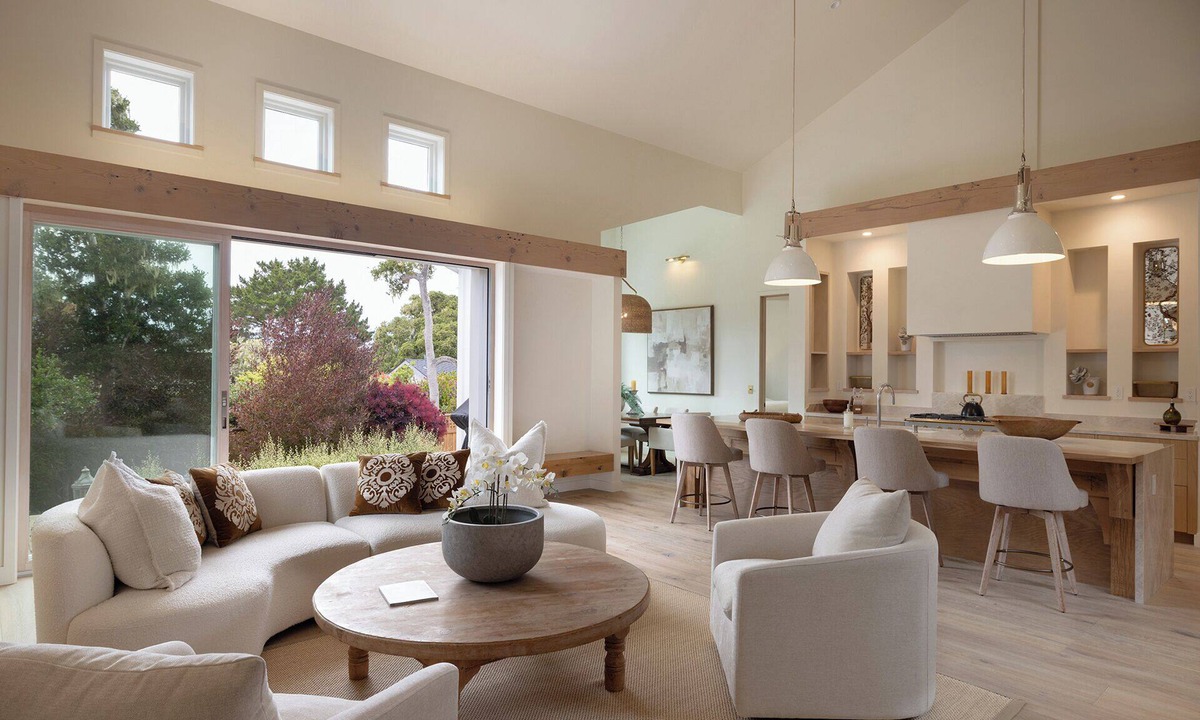 Del Monte Forest House | Lasauen House is a newly built luxury retreat in Pebble Beach featuring 5 ensuite bedrooms, soaring ceilings, and a bright open-concept design. Enjoy a private backyard with bocce court, BBQ, and outdoor dining—just minutes from Carmel and golf.