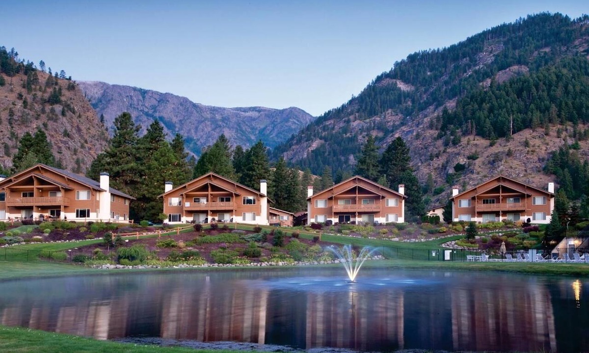 Downtown Leavenworth Resort | Leavenworth 2BR Mountain Villa – Full Kitchen, Balcony & Near Bavarian Village