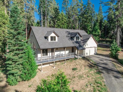 Sierra Cedars House | Leisure Landing Unwind in the Pines