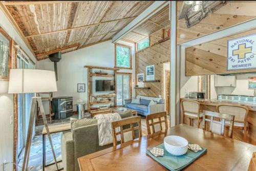 Shaver Lake House | Little Ski Lodge-Across from Spa & Sauna