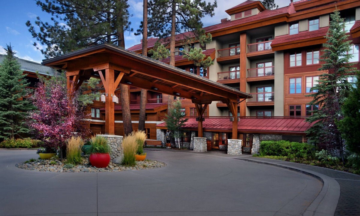 Lakeside Park Resort | Located in Heavenly Village, nearby restaurants and shopping, ski lift outside !