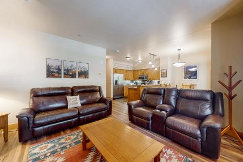 Crooked Pines Apartment | Lodestar Cabins