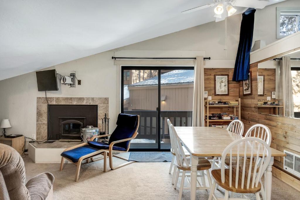 Bear Valley Apartment | Loft Condo with Bonus Area - Creekside #7