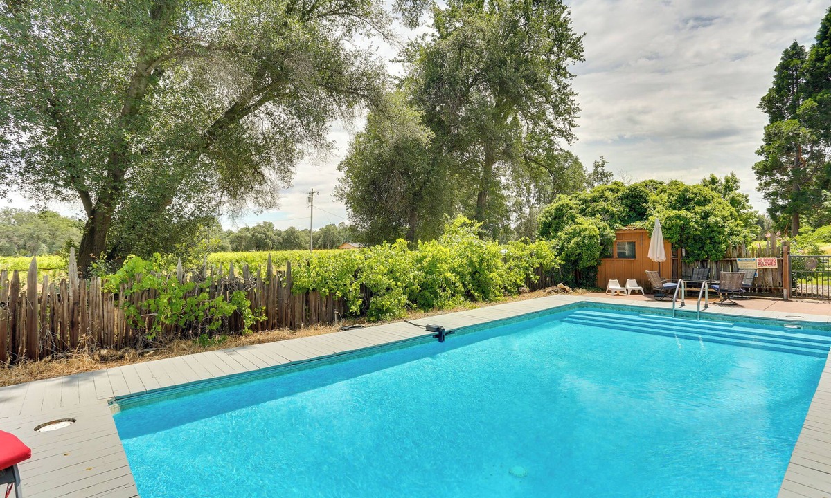 Cottonwood Cabin | Log Cabin Retreat with Pool and Vineyard Views