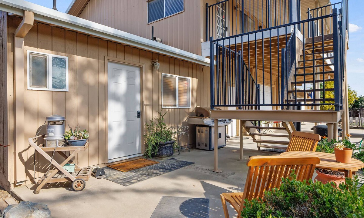 Tulare House | Lookout Landing! Loft Porch