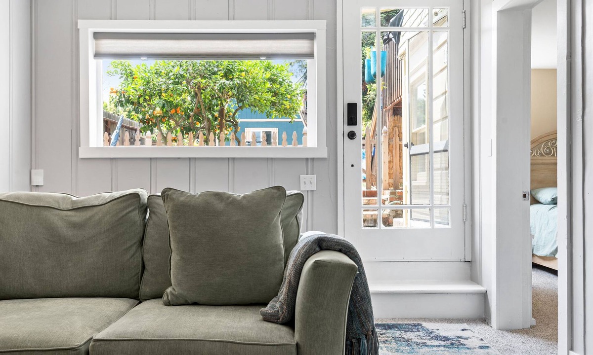 West Alameda House | Lovely 1-bedroom Oasis with Patio/Private Entry