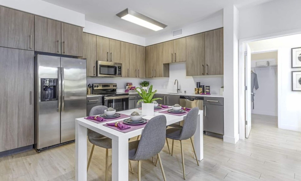 Menlo Park Condo | Luxurious 1 Bedroom Condo in a Hotel with Modern Amenities