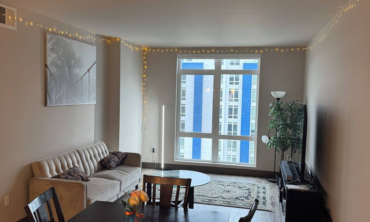 Centennial Apartment | Luxury 1BR in Downtown Redwood City with Pool, Gym & Jacuzzi
