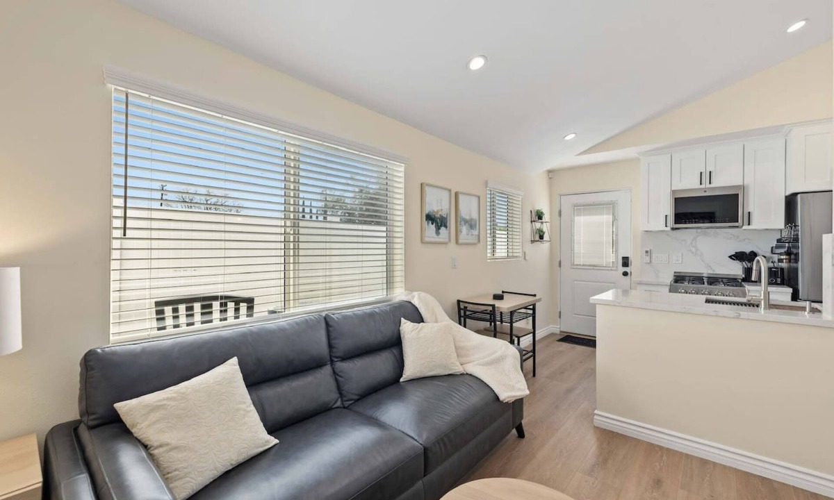 Simi Valley Apartment | Luxury 1BR Suite Kitchen, Fireplace, Laundry, BBQ