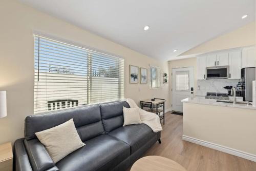 Simi Valley Apartment | Luxury 1BR Suite Kitchen, Fireplace, Laundry, BBQ