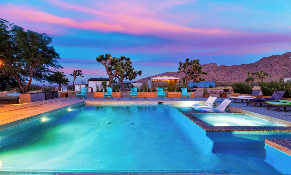 Joshua Tree Villa | Luxury 20-Acre Estate Pool, Spa, Game Room Sleeps 14 Near Joshua Tree NP