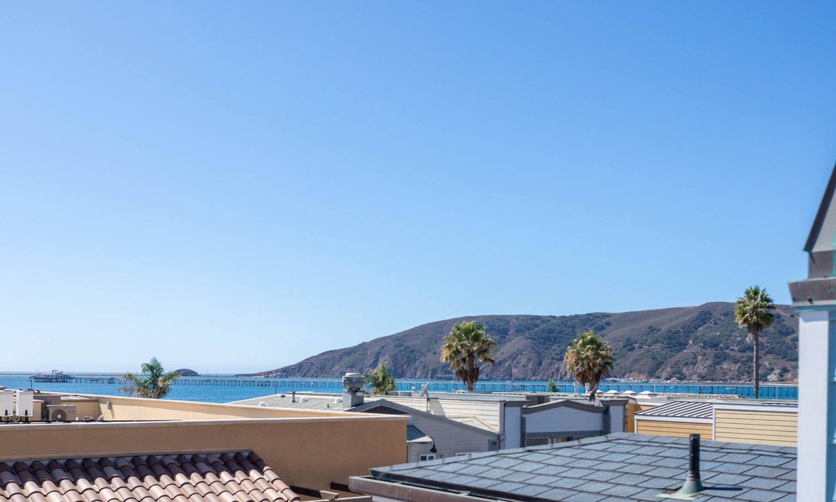 Avila Beach House | Luxury Avila Beach Retreat | Rooftop Deck | Gated Community | Walk to Beach