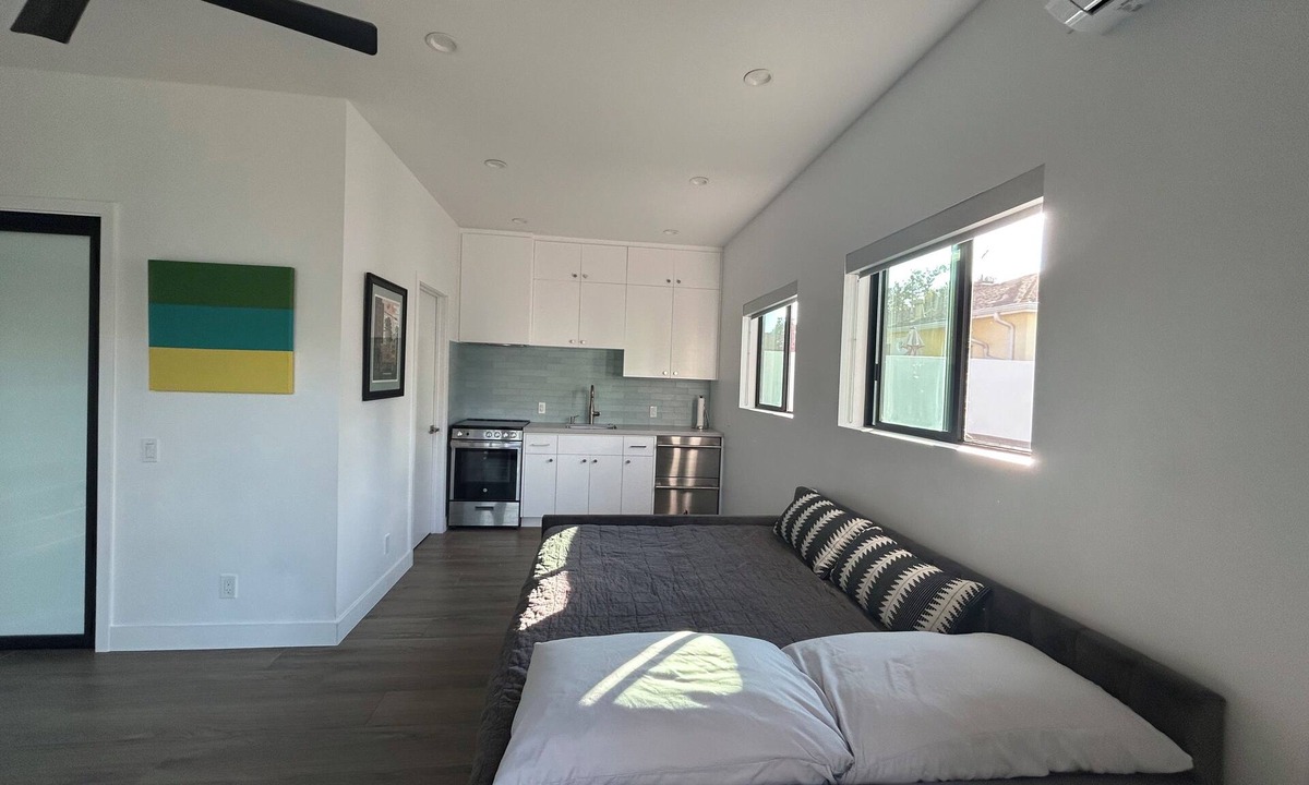 Park West Cottage | Luxury Casita with Top-Tier Jacuzzi