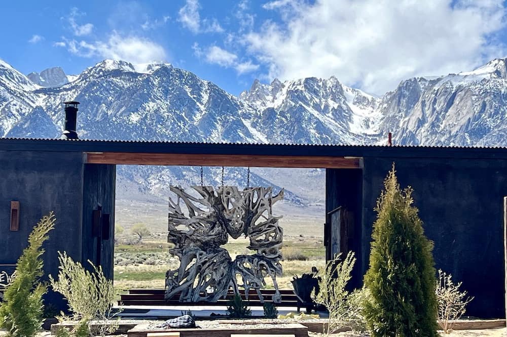 Lone Pine Villa | Luxury Design Rental with Breathtaking Mountain Views in Lone Pine, California