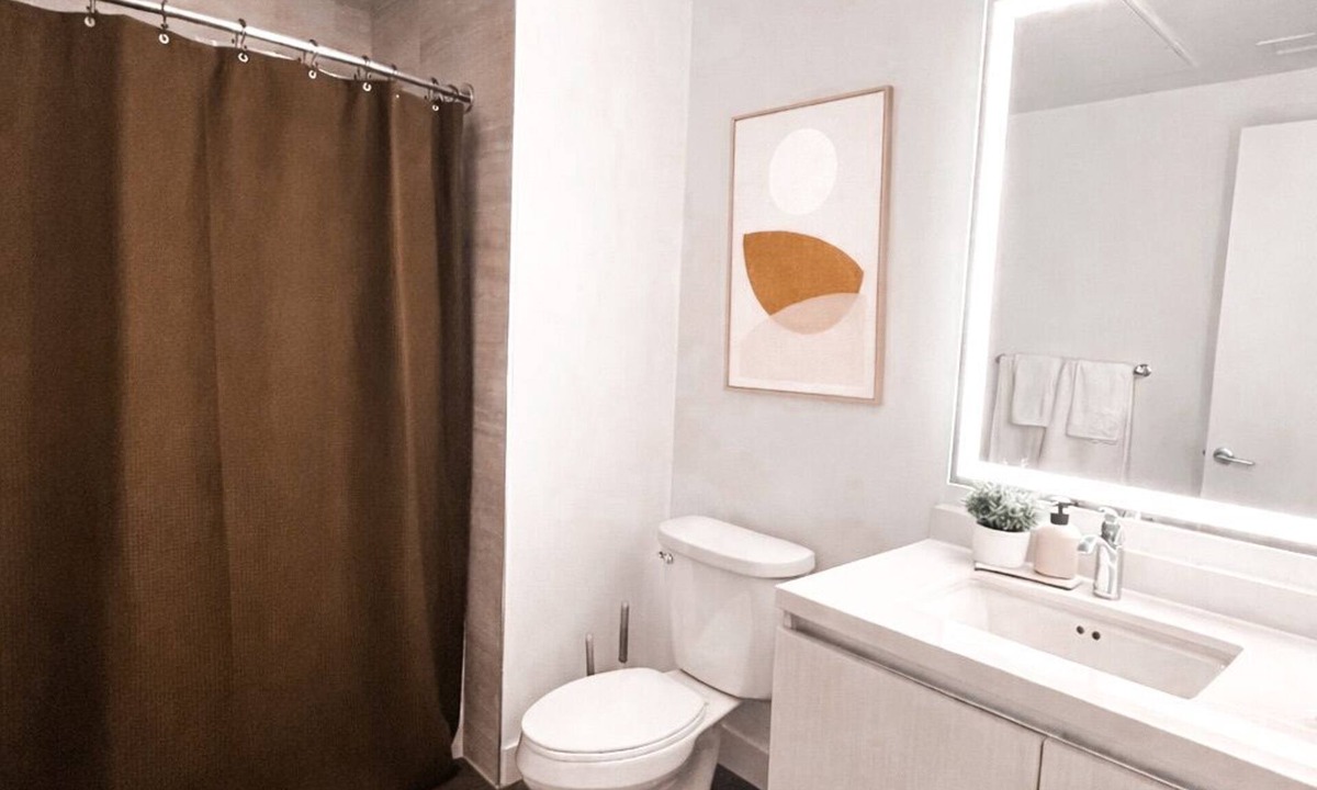 Waterfront Apartment | Luxury Downtown Long Beach Hub. Centrally located for every need.