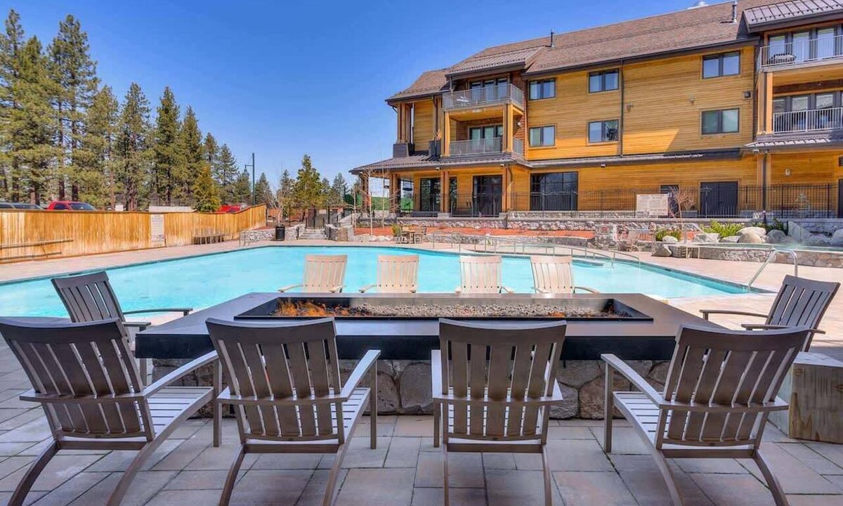 Lakeside Park Condo | Luxury@Heavenly, Arcade, PS5, Bunks, Pool+Hot Tub