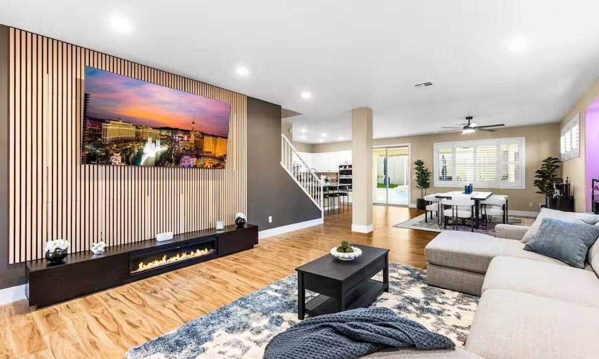 MacDonald Highlands House | Luxury Henderson Pool Retreat Heated Pool Near Las Vegas Strip
