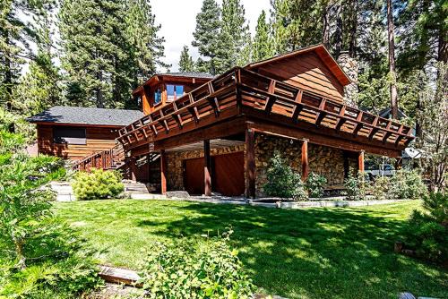 Incline Village House | Luxury Incline Village Cabin | Mountain Views & Sleeps 9