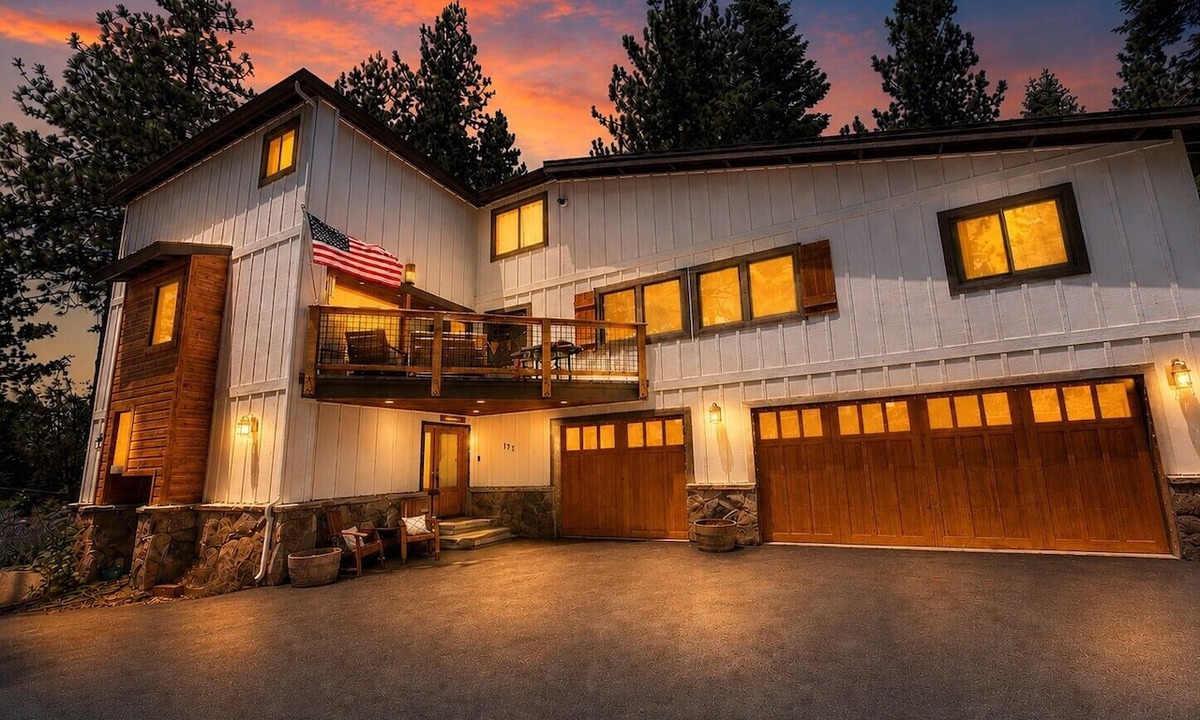 Tahoe Village House | Luxury Lake Tahoe Retreat, Designer Home, Chef's Kitchen, Lake View (SL171)