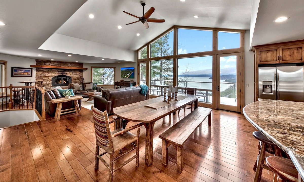 Lincoln Park House | Luxury Lakeview Estate-hot tub/pool table/mountain furnishings, Max occupancy 9.