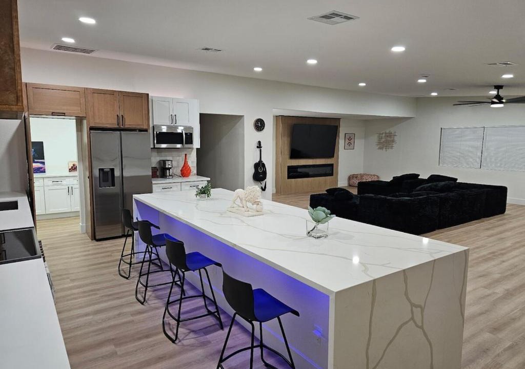 Pahrump Villa | Luxury Mansion on a Budget - Click to find out more!