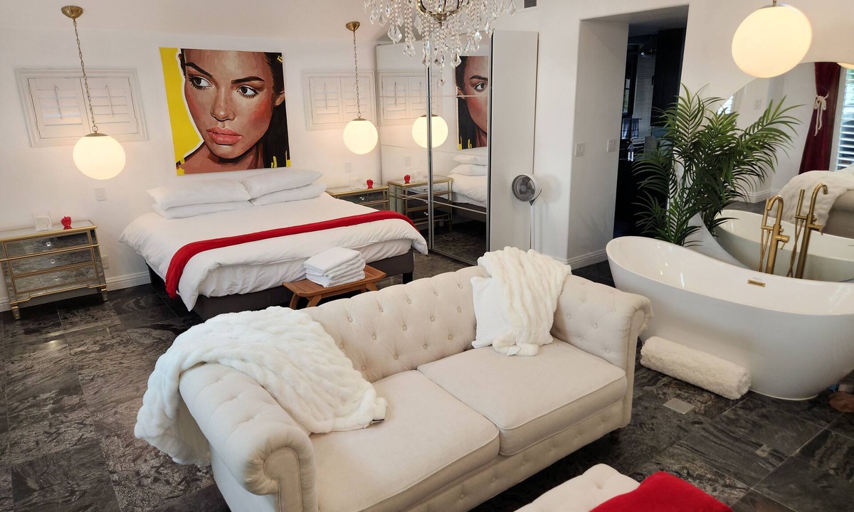 Hermosa Beach House | Luxury Ocean View Townhouse with Rooftop Deck & Jacuzzi