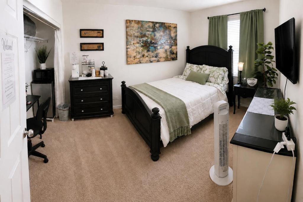 Tracy House | Luxury Queen Suite