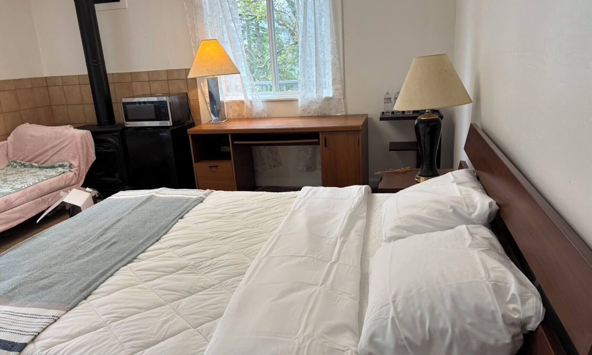 Los Gatos House | Luxury Suite in Los Gatos Mountain and Forest-Master Suite