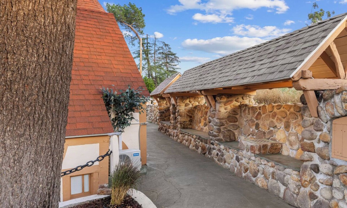 Newhall Apartment | Mack - The Magic Castle Studio in Santa Clarita.Near Lax/Universal/SixFlags