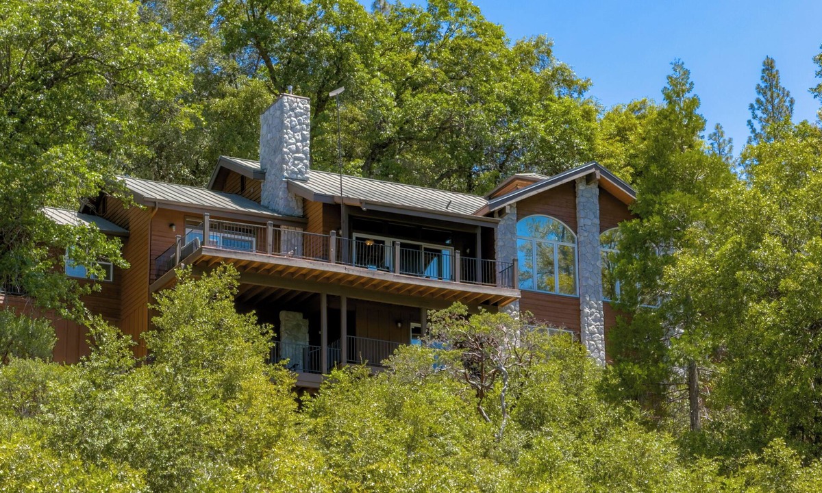 Bass Lake House | Majestic mountain lodge with private dock and shoreline
