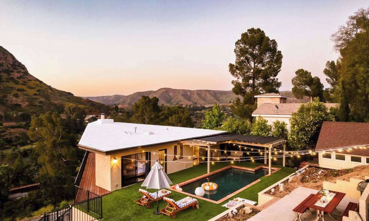 Agoura Hills House | Malibu Home with Pool, Mtns & Lake