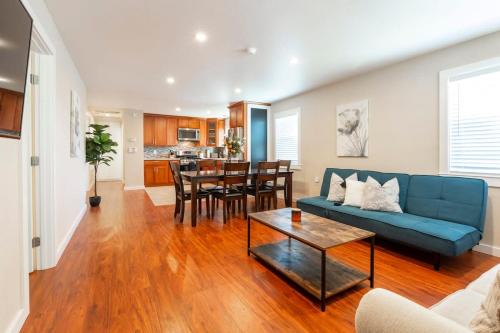 Northside House | Marbella Lane-Spacious 5BR Ideal for Biz & Families in SJ