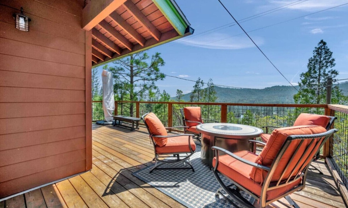 Bass Lake House | Marina View Cabin - Boat Slip - Sleeps 11 - Pets OK