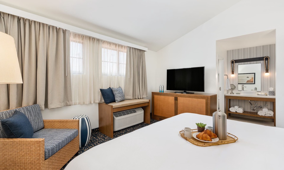 West Beach Hotel | Mason Beach Inn