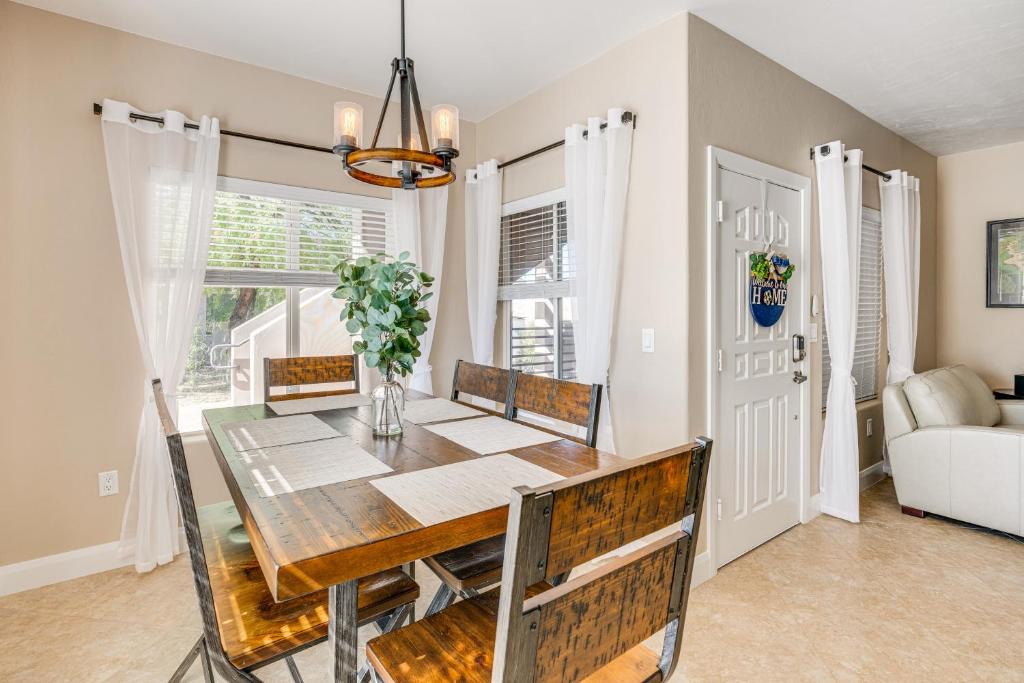 Mesquite Apartment | Mesquite Apartment: Walk to Wolf Creek Golf Club!