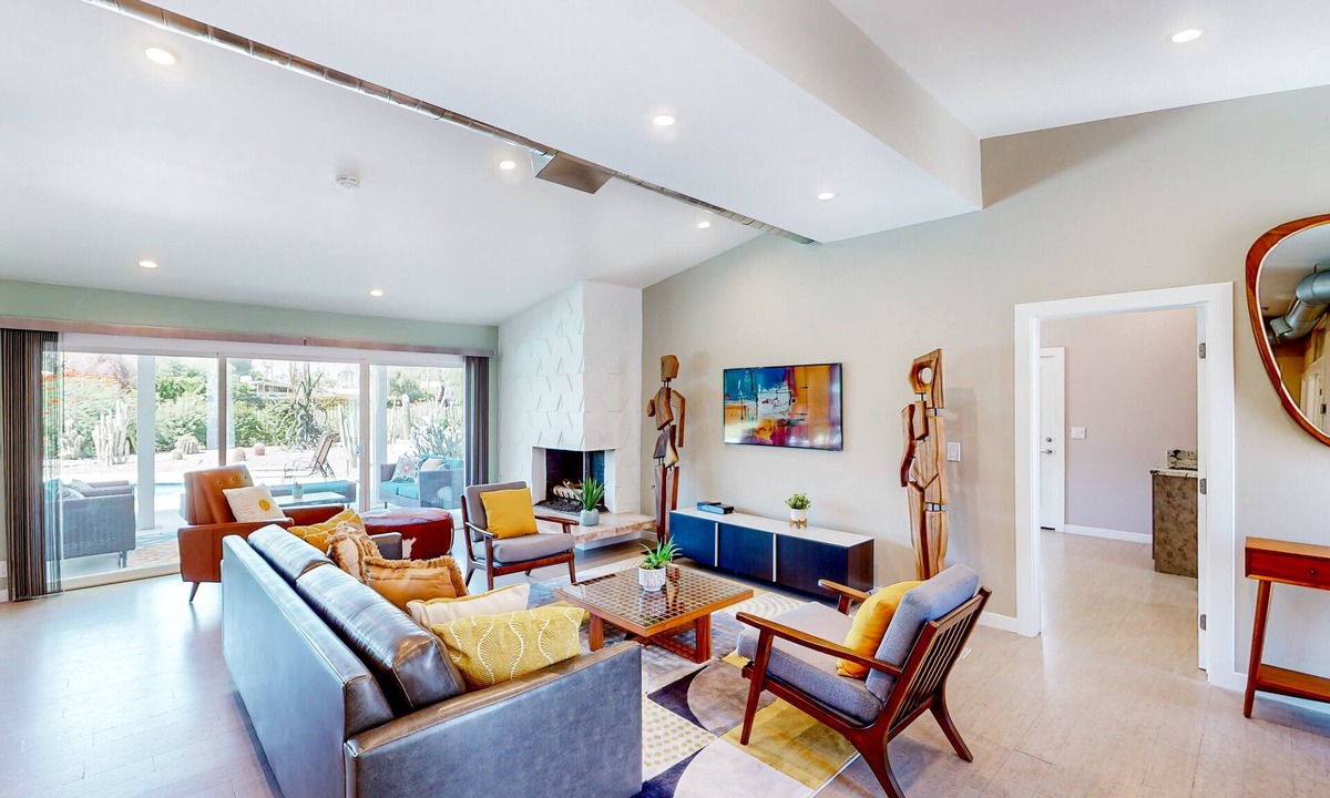 Palm Springs House | Mid-century modern retreat with pool/spa & firepit - golf & mtn views