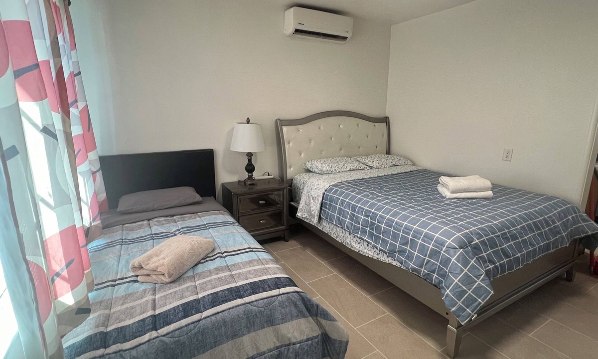El Monte House | Mini single family house 2 bedrooms 1 bathroom with 3 beds.