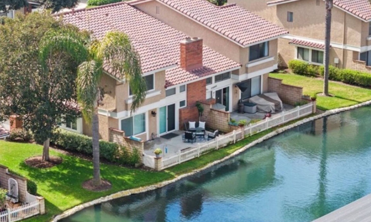 Huntington Beach House | Minutes away from the Beach, Downtown, Pier and Newport Beach 31+ nights stay