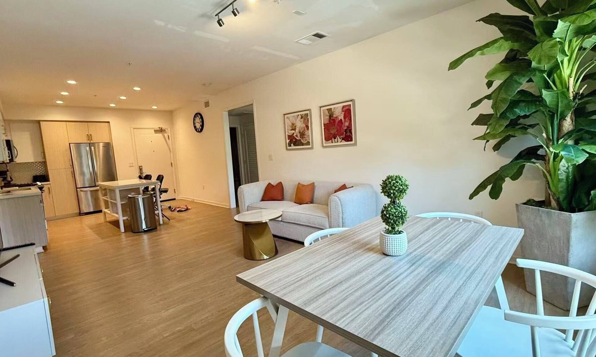 Lake Forest House | Modern 2BR Escape w/Pool Near Irvine Spectrum