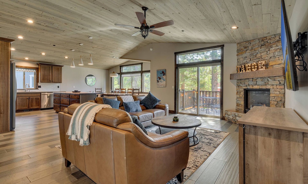 Tahoe Paradise House | Modern 4BR Lake Tahoe Home w/Foosball | Fireplace | Grill | Loft & Views: Arrowhead Haven