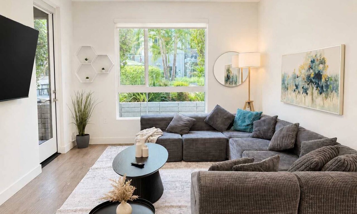 Lyon Street Apartment | Modern Apartment w/Pool & Gym Near Disneyland