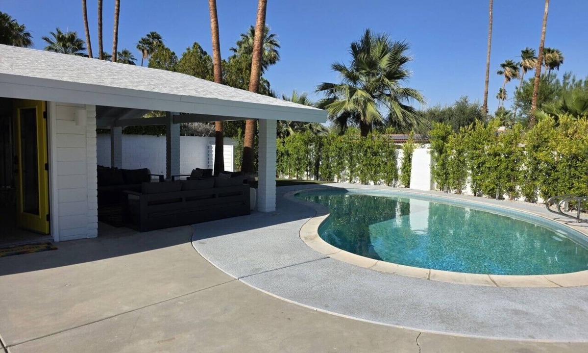 Warm Sands House | Modern Home with Mountain Views